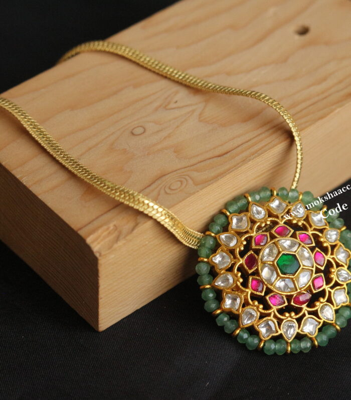 Jadaukundan detachable pendant with gold chain