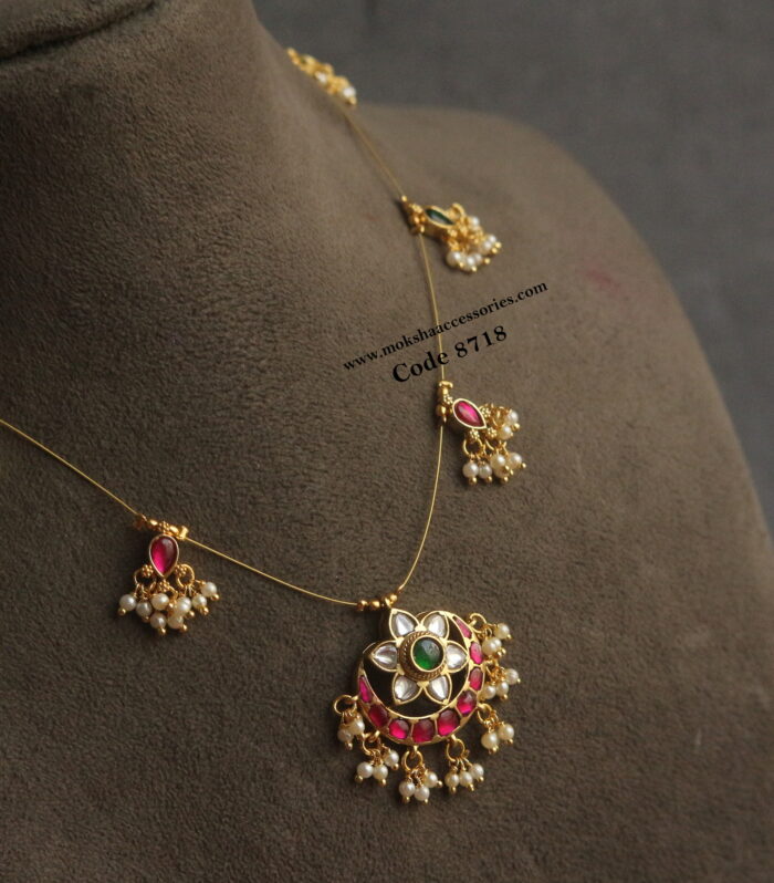 Jadaukundan pendants with invisible chain