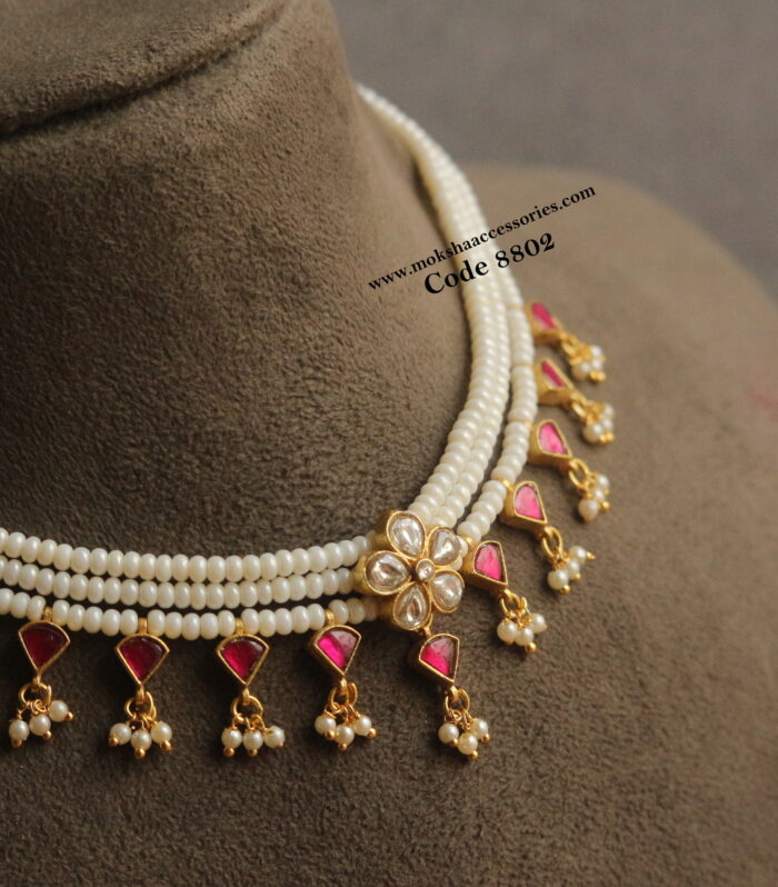 Jadaukundan pendants with pearl chain choker