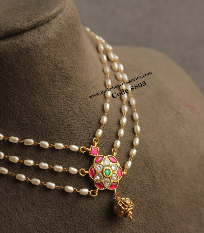 Jadaukundan pendant with pearl 3 layer chain