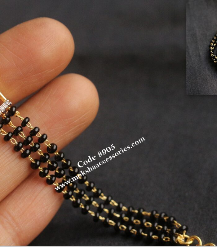 Diamond alike cz pendant with black beads bracelet with adjustable rings