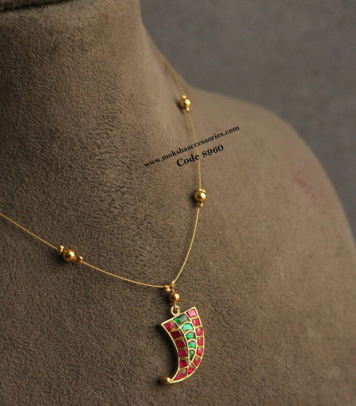 Jadaukundan pendant with gold balls and invisible chain