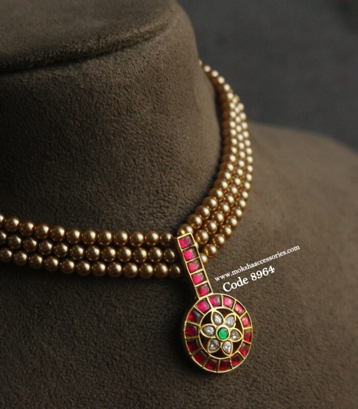Jadaukundan pendant with sarvoski dark shade pearl choker