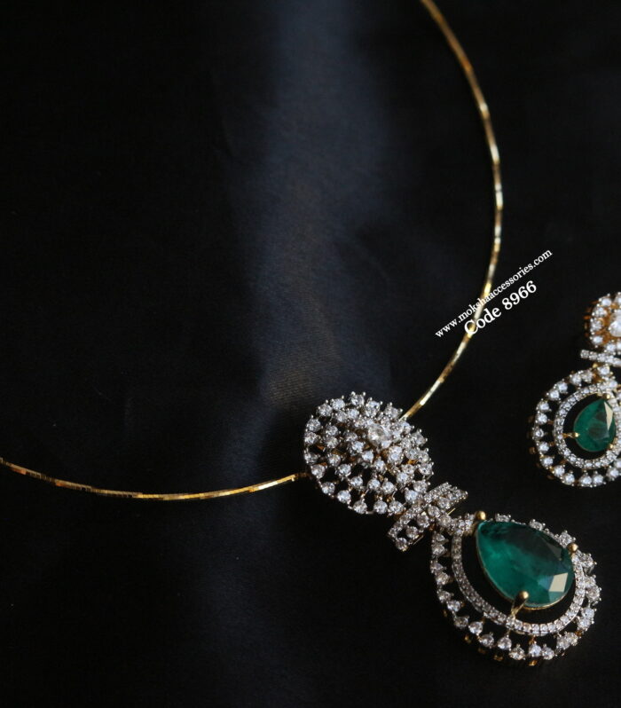 Gold hasli with diamond alike cz pendant set
