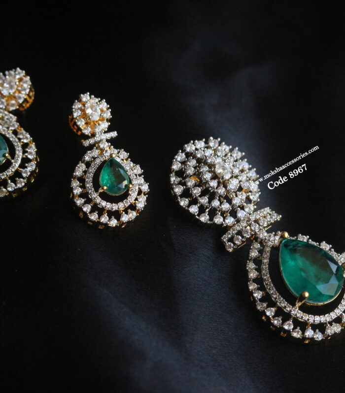 Diamond alike cz with emerald stone pendant set with back hook