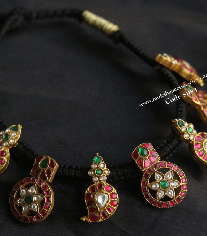 Jadaukundan black thread necklace