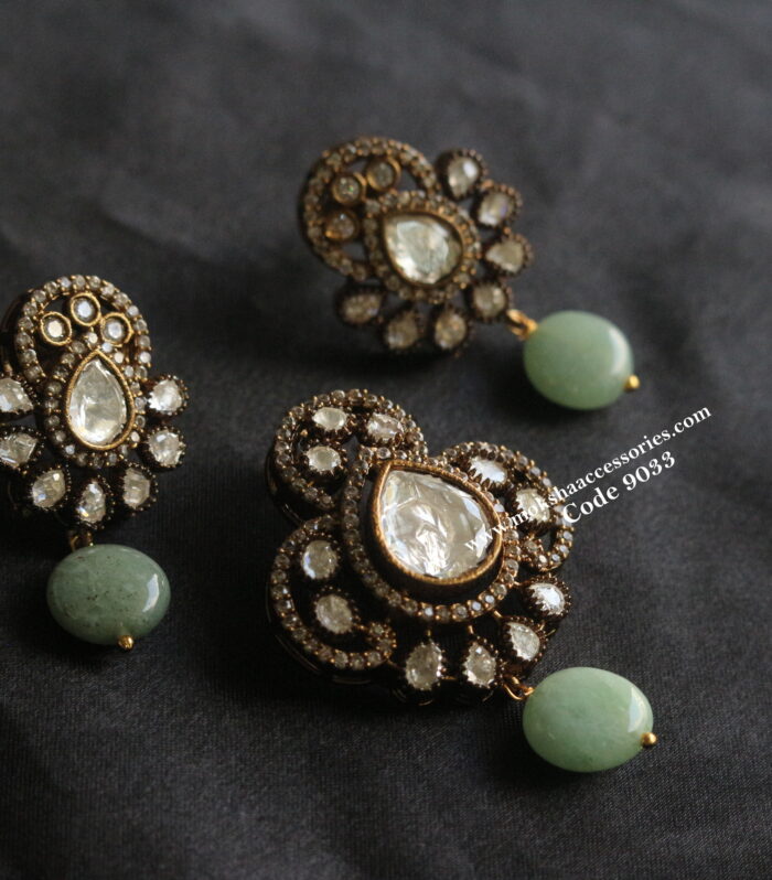 Mozonite stone pendant set with back hook