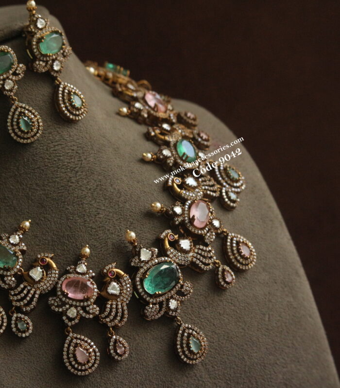 Mozonite stone neckset