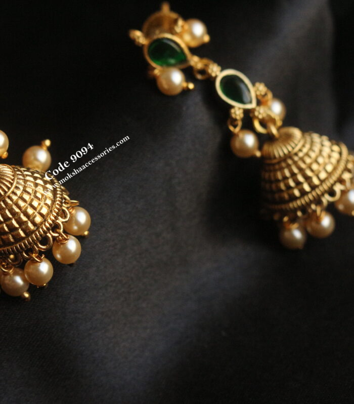 Jadaukundan jhumki with pearl drops