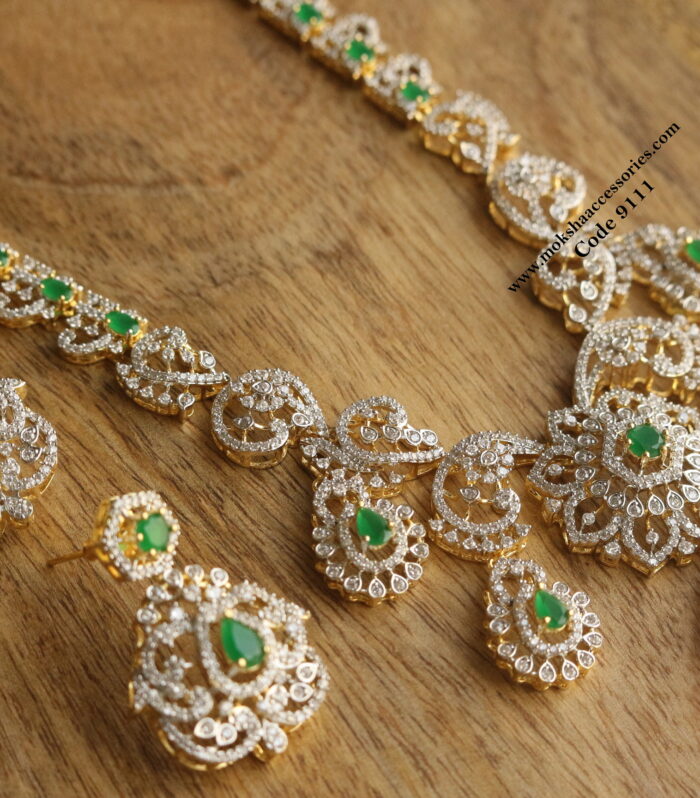 GJ stone emerald neckset