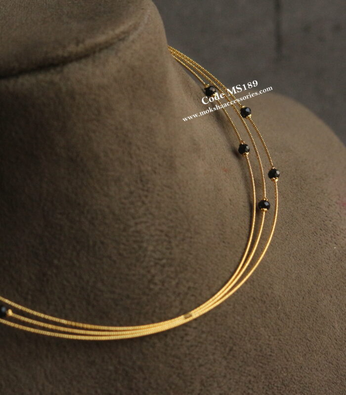 92.5 silver hasli with black beads and back chain (7.2 GMS)