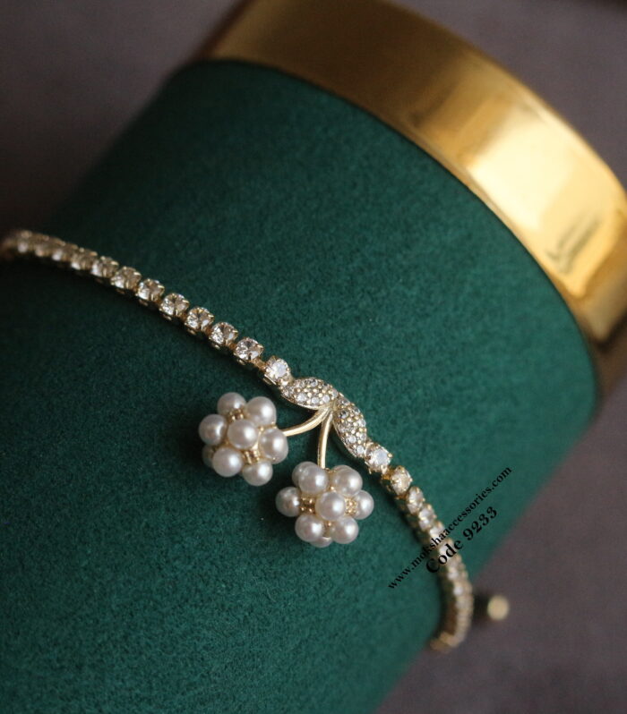 Pearl and cz adjustable auto lock bracelet
