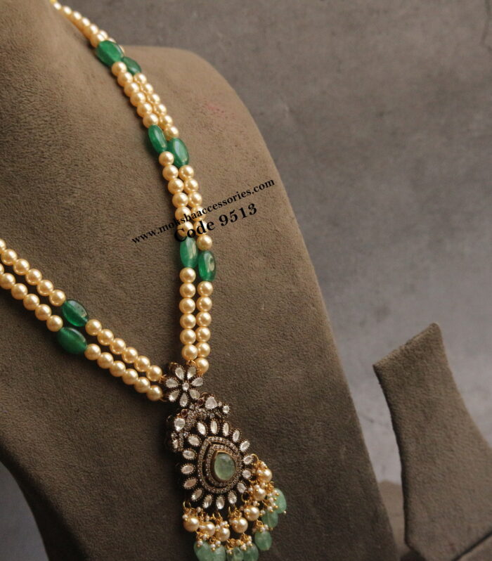 Mozonite stone pendant with sarvoski pearl mala