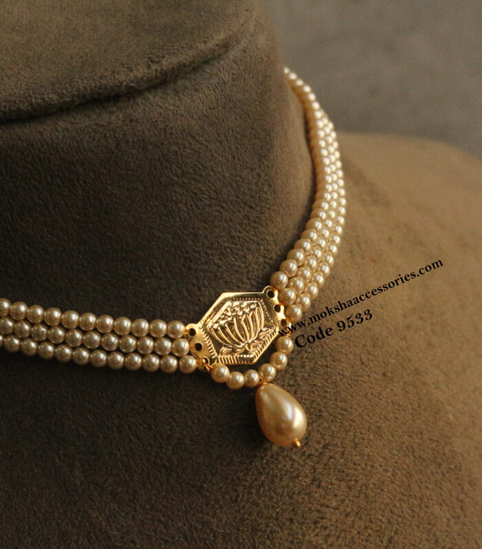 Lotus gold pendant with sarvoski pearl choker