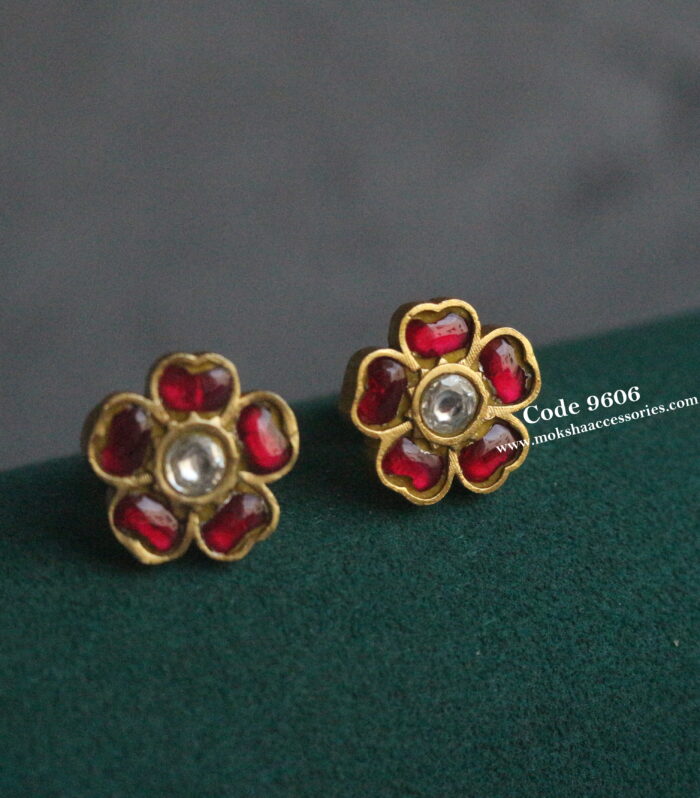 Jadaukundan studs with back screw