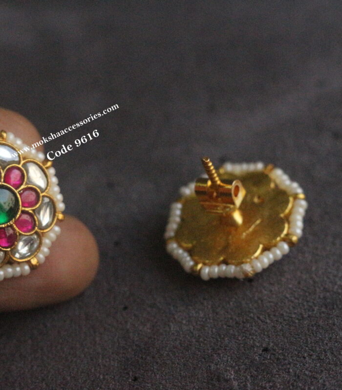 Jadaukundan pearl studs with back screw