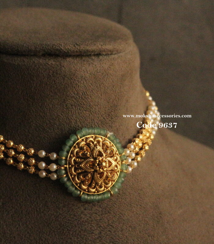 Nakshi pendant with pearl and gold chain choker