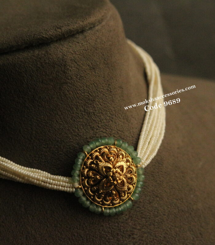 Nakshi pendant with pearl choker