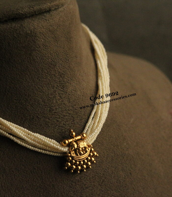 Nakshi pendant with pearl choker