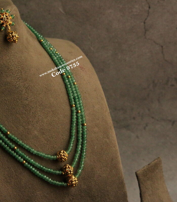 Emerald and nakshi gold balls with earrings