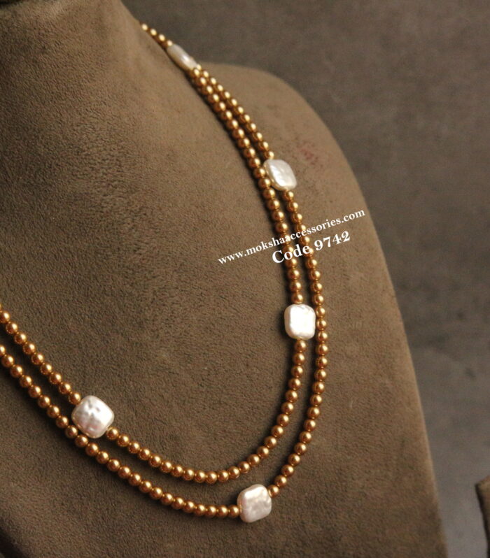 Fresh water pearls with sarvoski pearls