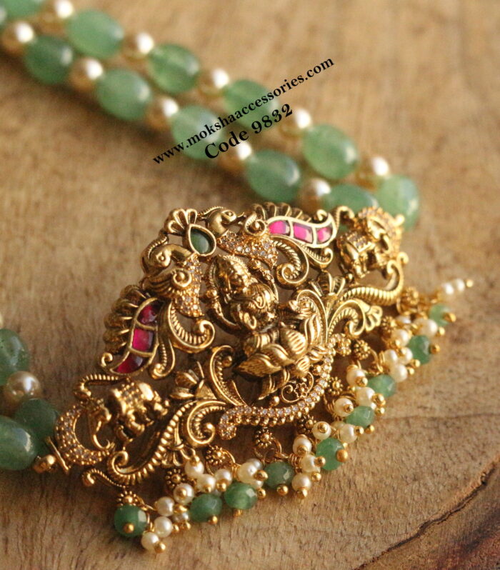 Nakshi jadaukundan choker with emerlad and sarvoski pearl