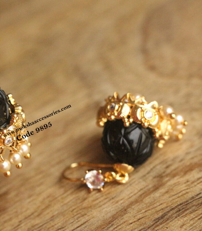 Glass jhumki