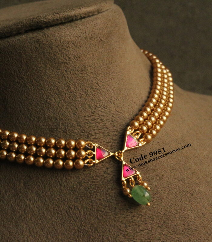 Jadaukundan pendants with sarvoski gold pearls