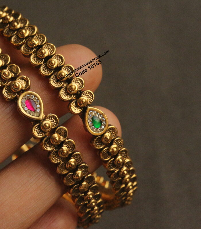 Nakshi antique gold bangles set of 2 (Available in 2.6 -2 , 2.8-2 , 2.10 - 1)