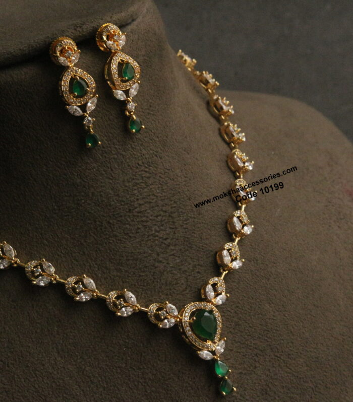 CZ and emerald stone neckset