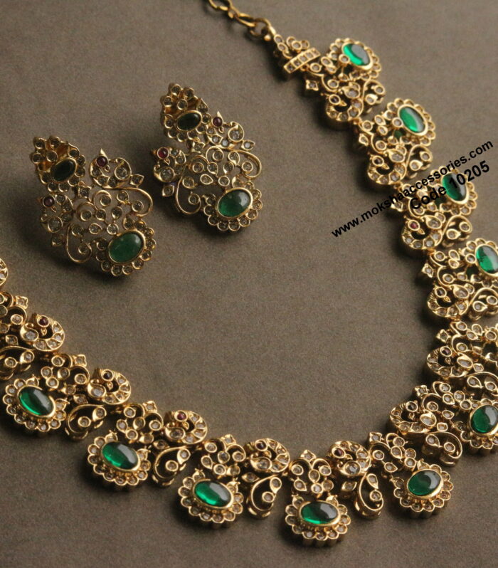 CZ and emerald stone neckset