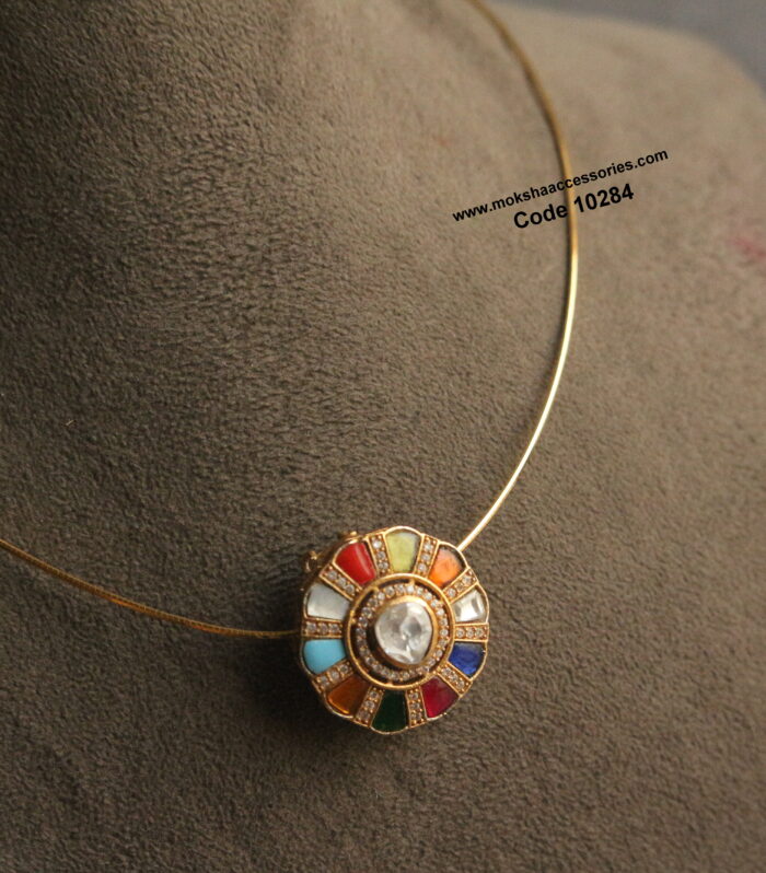 Gold hasli with jadaukundan navrathan pendant