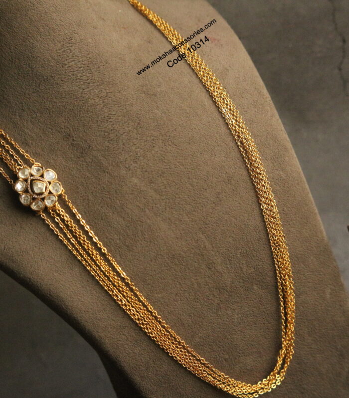 Chandaraharam chain with mozonite stone pendant