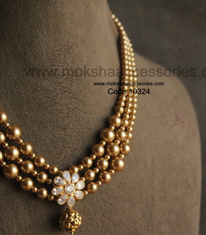 Polki pendant with gold sarvoski pearls