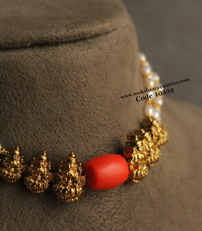 Lakshmi choker with coral and pearl chain