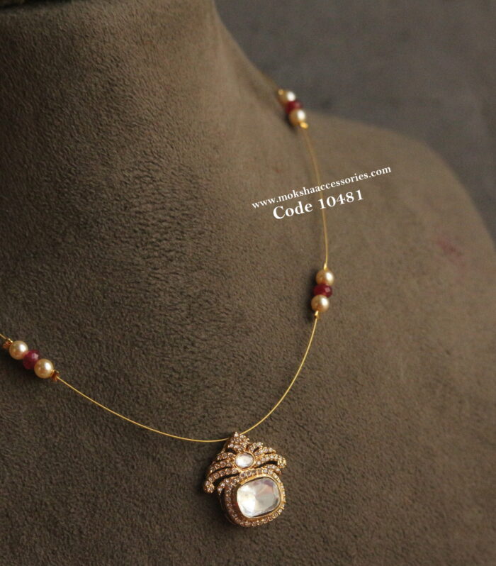 Mozonite stone pendant with invisible chain