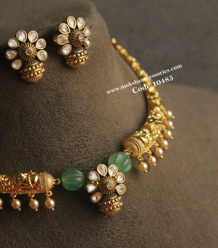 Gold hasli neckset with earrings