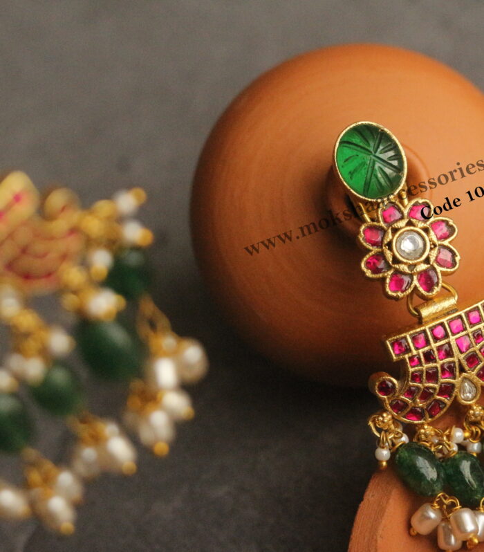 Jadaukundan earrings with carving stud and emerald drops