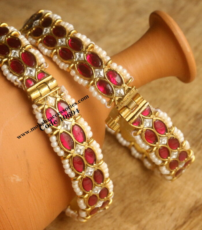Jadaukundan open screw bangles set of 2 (Available in 2.6)