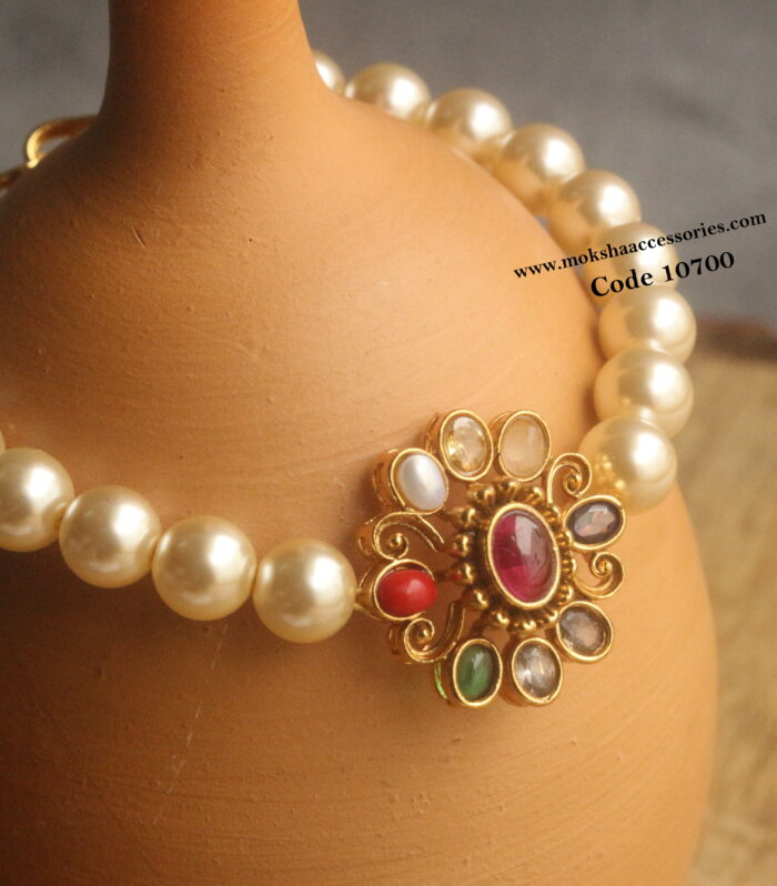 Navrathan kada with sarvoski pearl (Adjustable rings)
