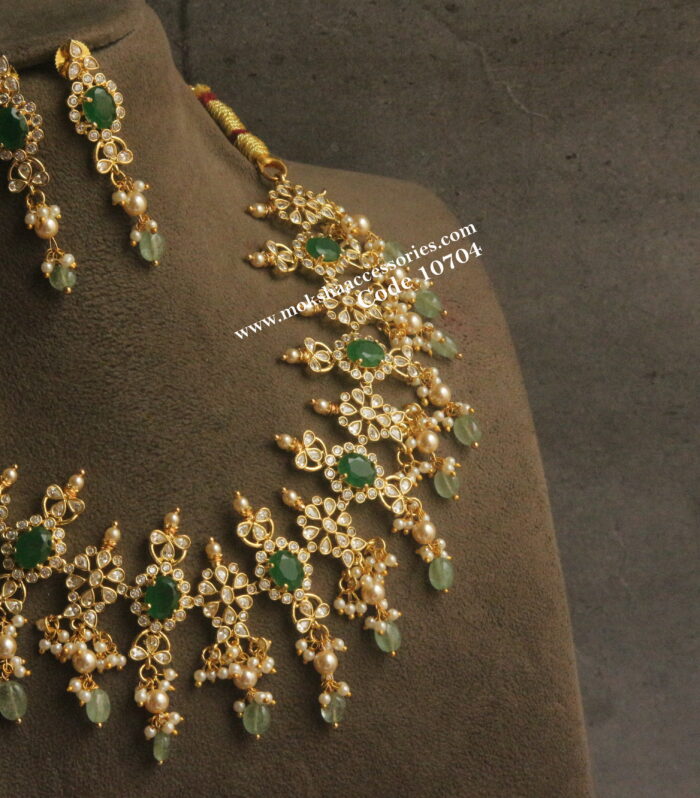 CZ emerald stone neckset