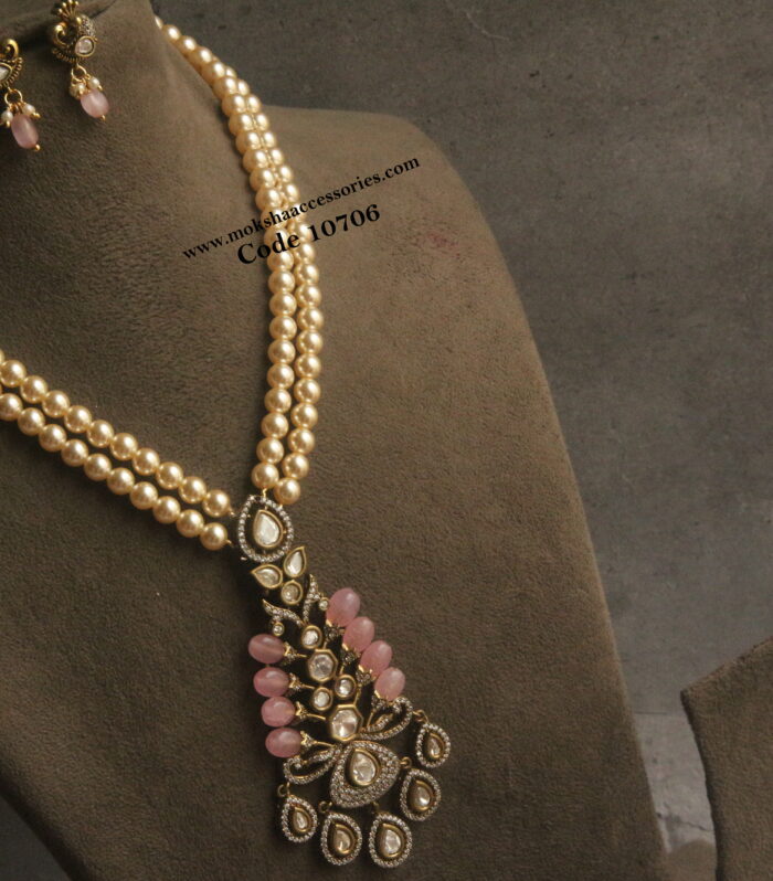 Victorian pendant set with sarvoski pearl mala