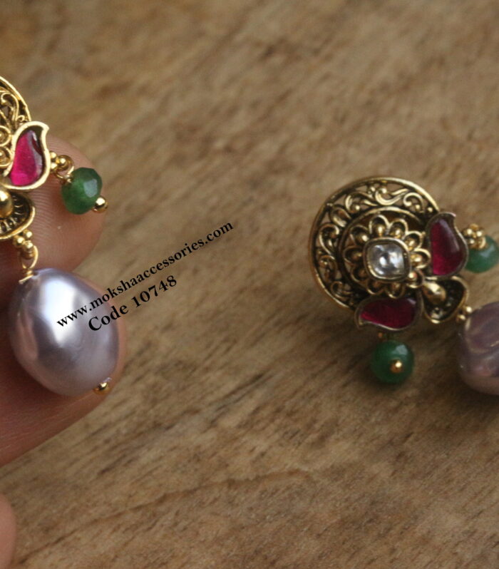 Nakshi jadaukundan earrings with fresh baroque pearl