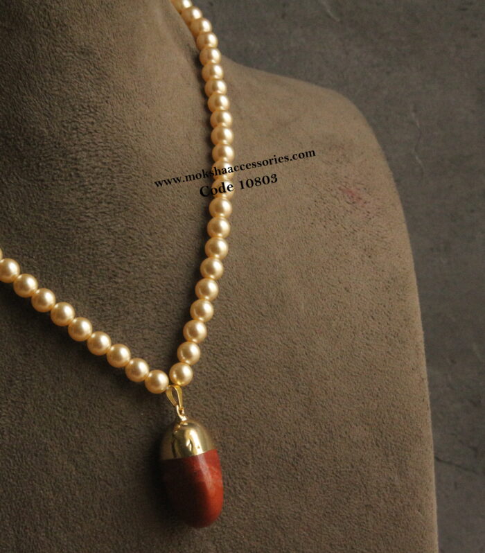 Natural agates pendant with sarvoski pearls