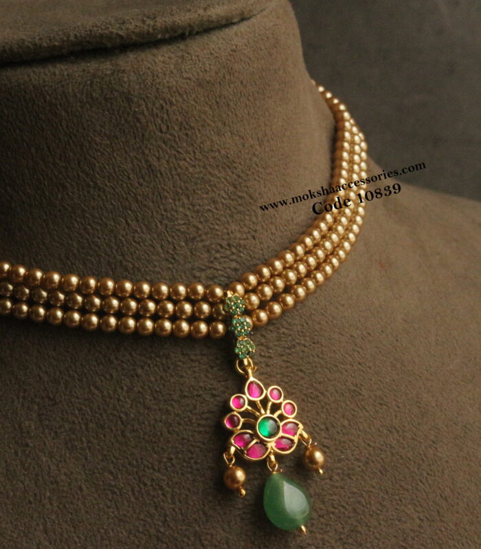 Sarvoski pearl choker with jadaukundan pendant