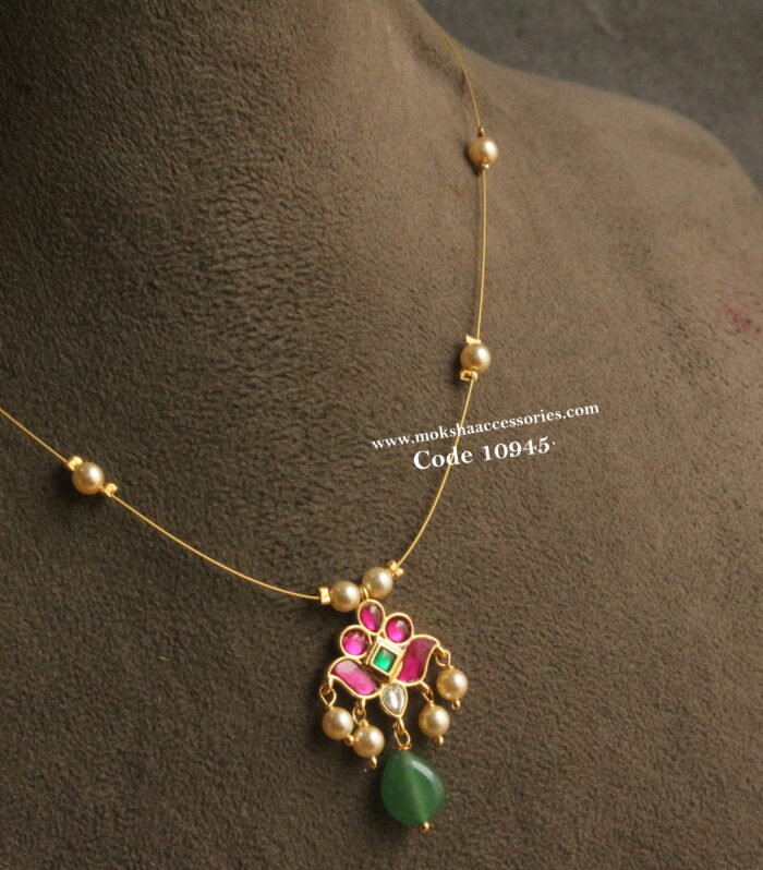 Jadaukundan pendant with sarvoski pearl and invisible chain