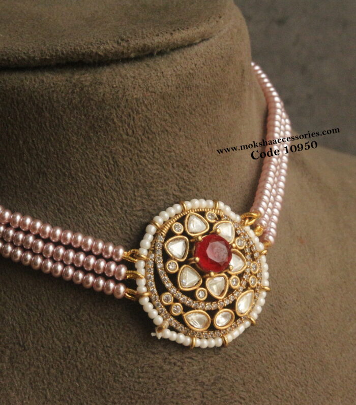 Mozonite stone pendant with shell pearls choker