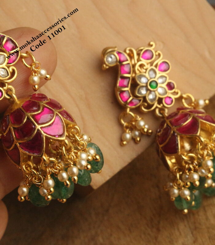 Jadaukundan jhumki with emerald and pearl drops