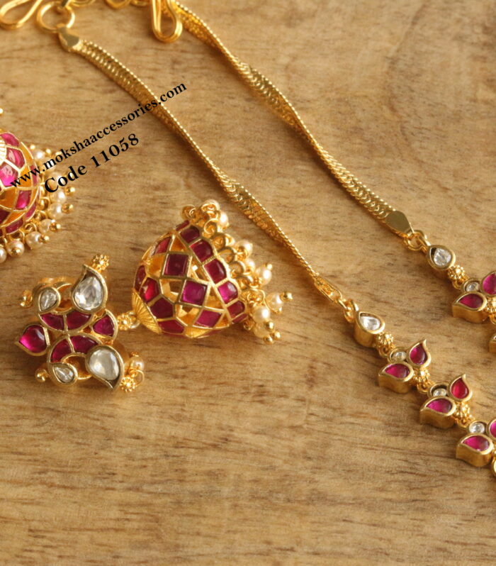 Jadaukundan jhumki with straight ear chains