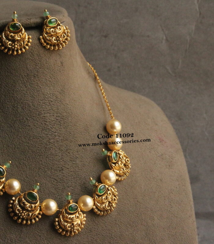 Nakshi neckset with sarvoski pearls and gold chain